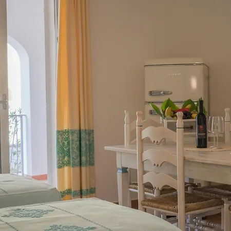 Le Residenze Del Golfo Di Aparthotel 2*