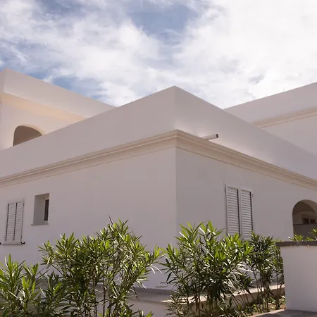 Le Residenze Del Golfo Di Apartahotel 3*